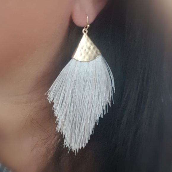 Shoulder Sweeping String Earrings in Black - Picture 3 of 3